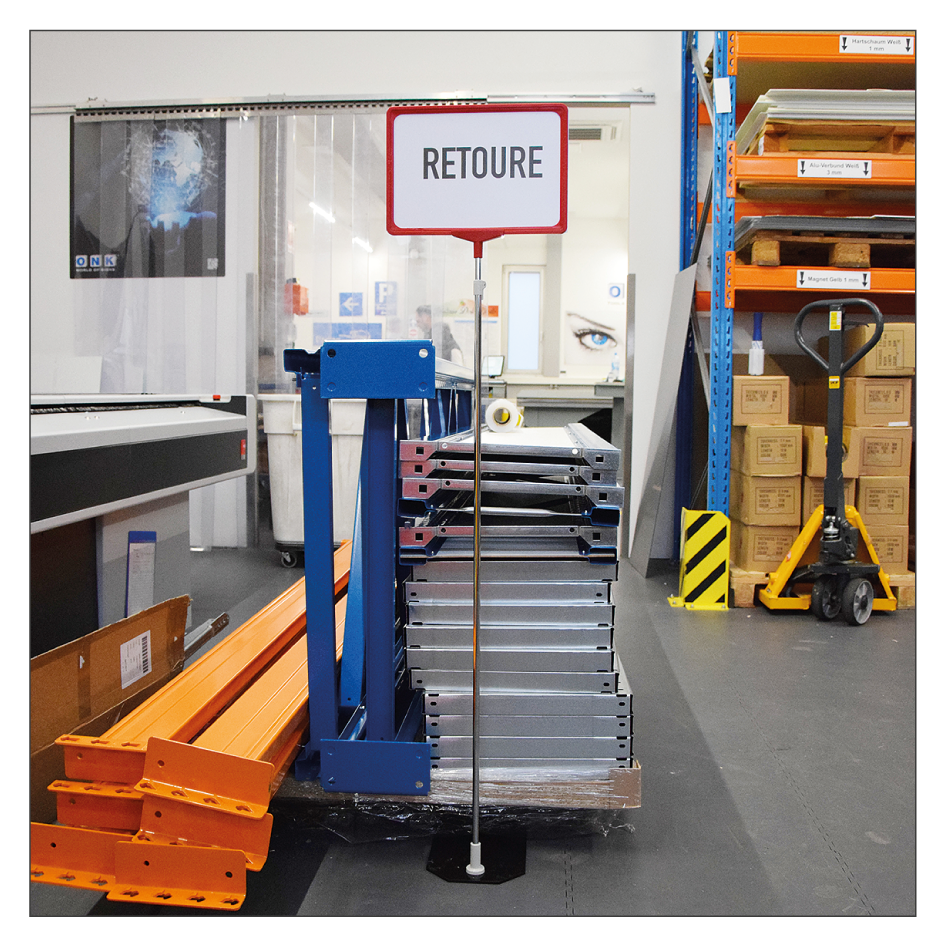 T-Stück für Plakatrahmen - Bodenplakatständer mit Palattenstandfuß