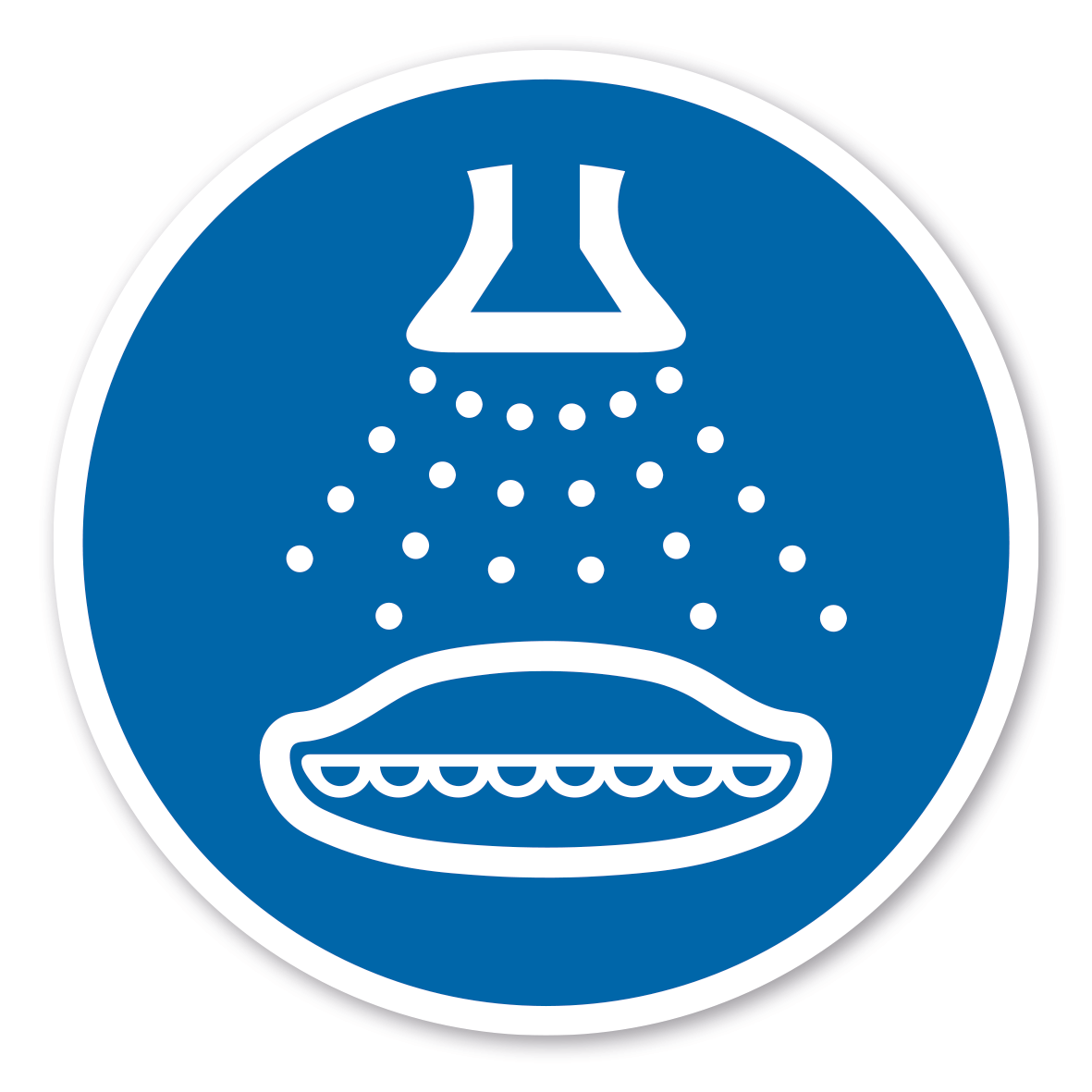 Gebotszeichen Wassersprühanlage einschalten beim Aussetzvorgang – ISO 7010 - M043